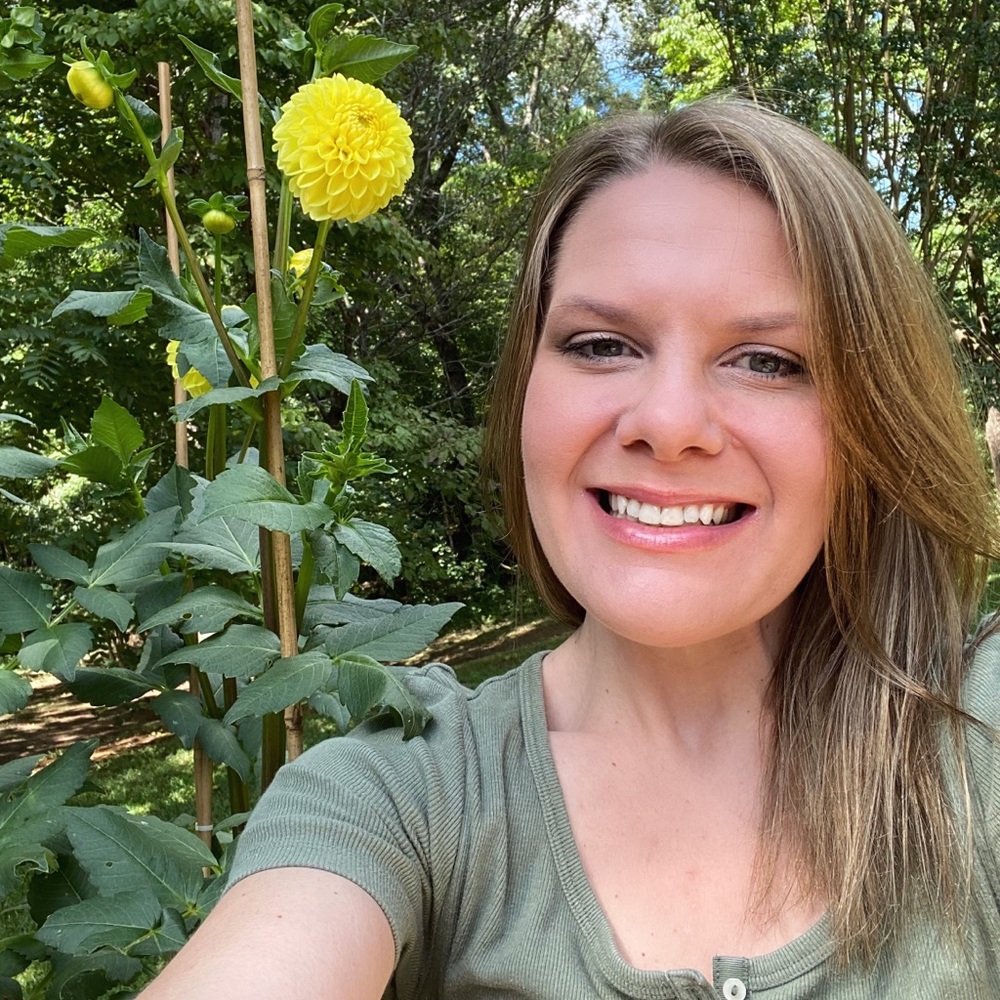 Meet your Posher, Holly